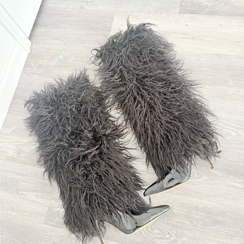 Black High Knee Fur boots ( SOLD !!!!!)